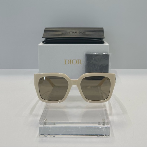 AUTHENTIC DIOR 30Montaigne S8U Ivory Women’s Sunglasses - Picture 1 of 6